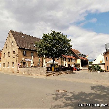Gasthof Landhotel Gruner Baum Cadolzburg エクステリア 写真