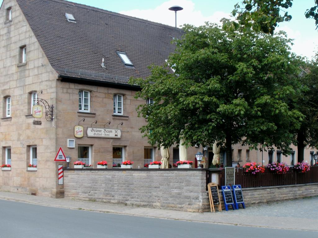 Gasthof Landhotel Gruner Baum Cadolzburg エクステリア 写真