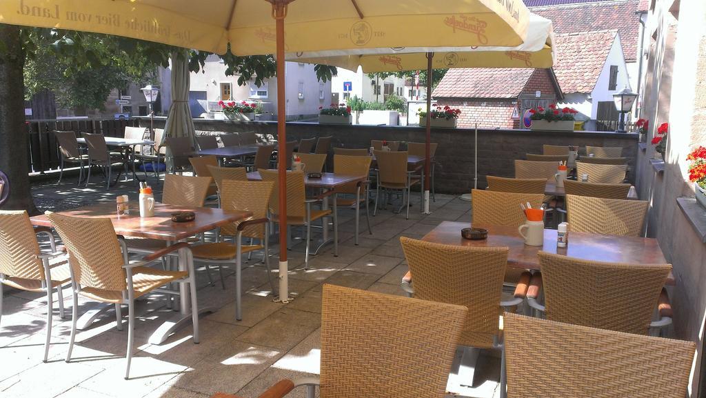 Gasthof Landhotel Gruner Baum Cadolzburg エクステリア 写真