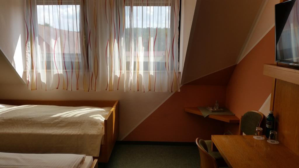 Gasthof Landhotel Gruner Baum Cadolzburg エクステリア 写真