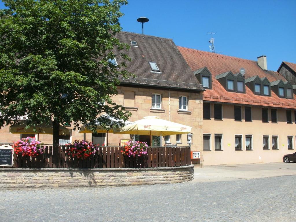 Gasthof Landhotel Gruner Baum Cadolzburg エクステリア 写真