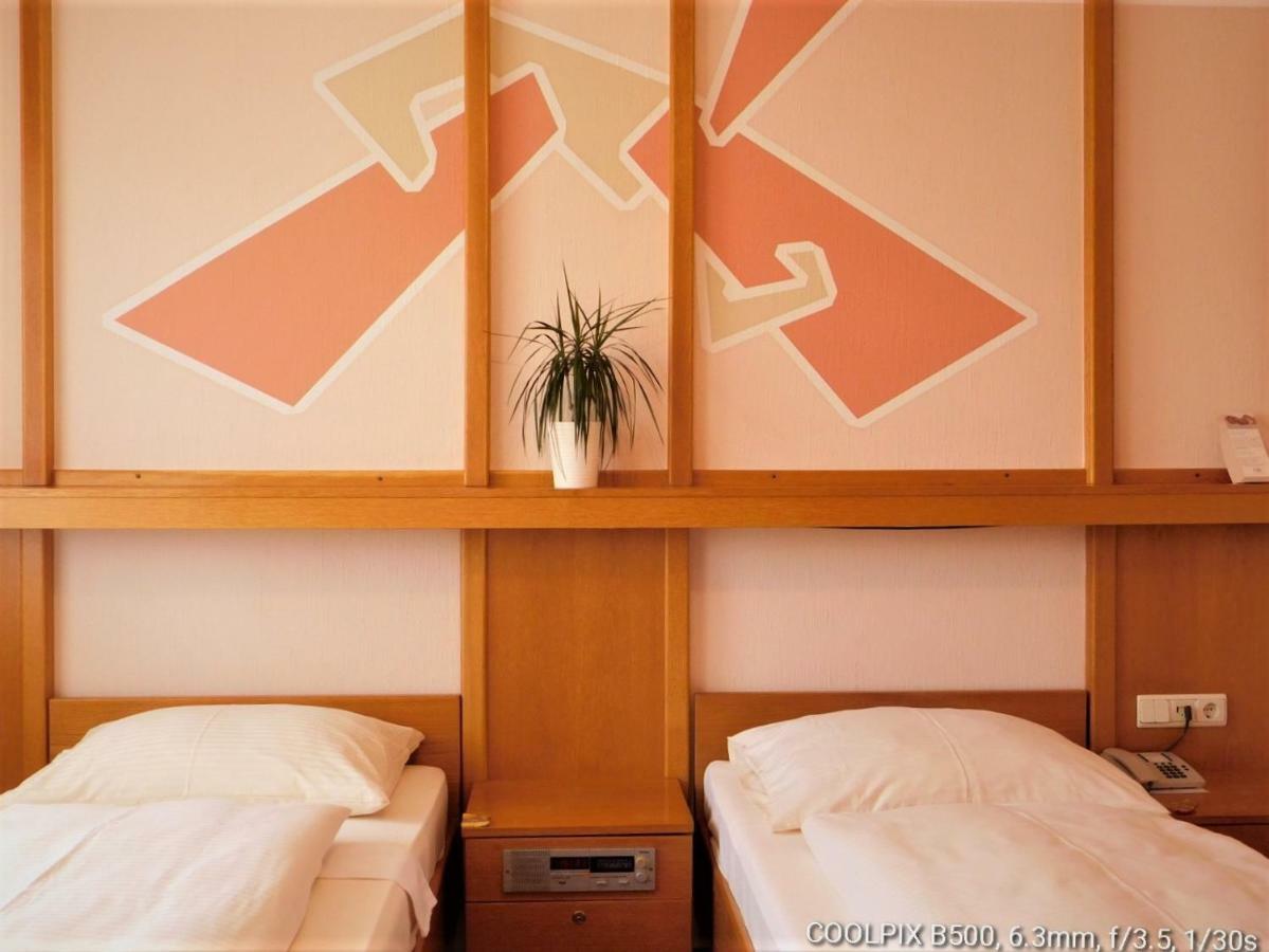 Gasthof Landhotel Gruner Baum Cadolzburg エクステリア 写真