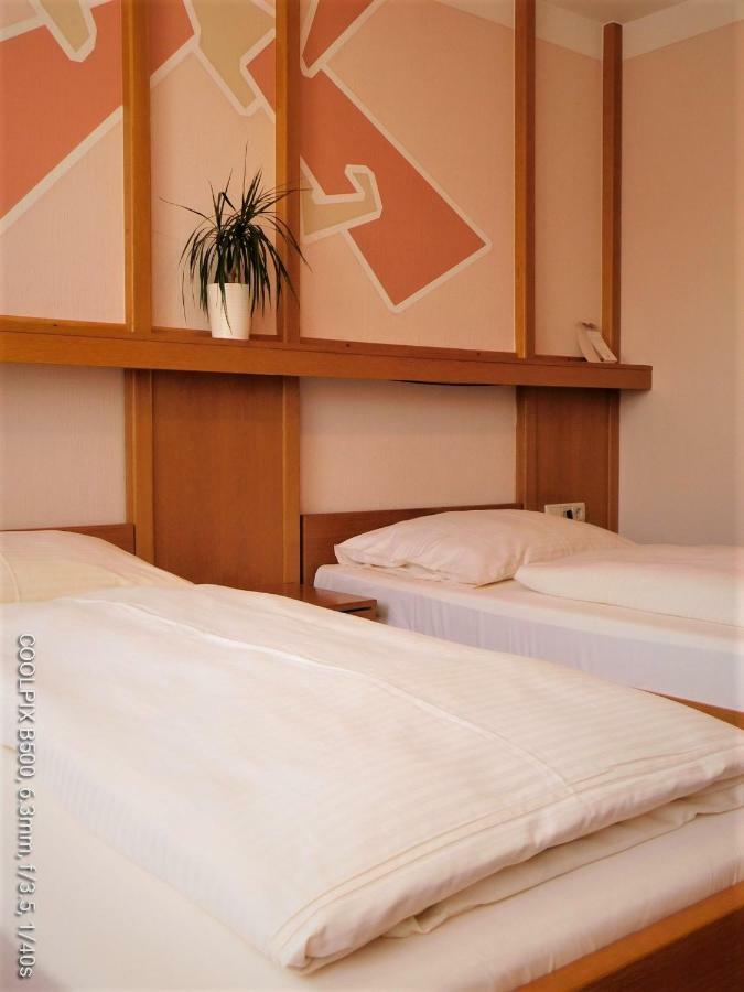 Gasthof Landhotel Gruner Baum Cadolzburg エクステリア 写真